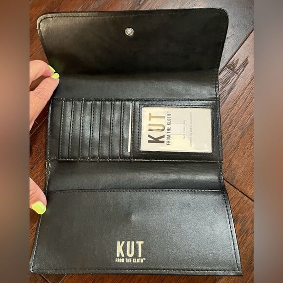 KUT from the Kloth Black&White Trifold Vegan Envelop Striped Wallet Bonus Chain - Picture 3 of 9